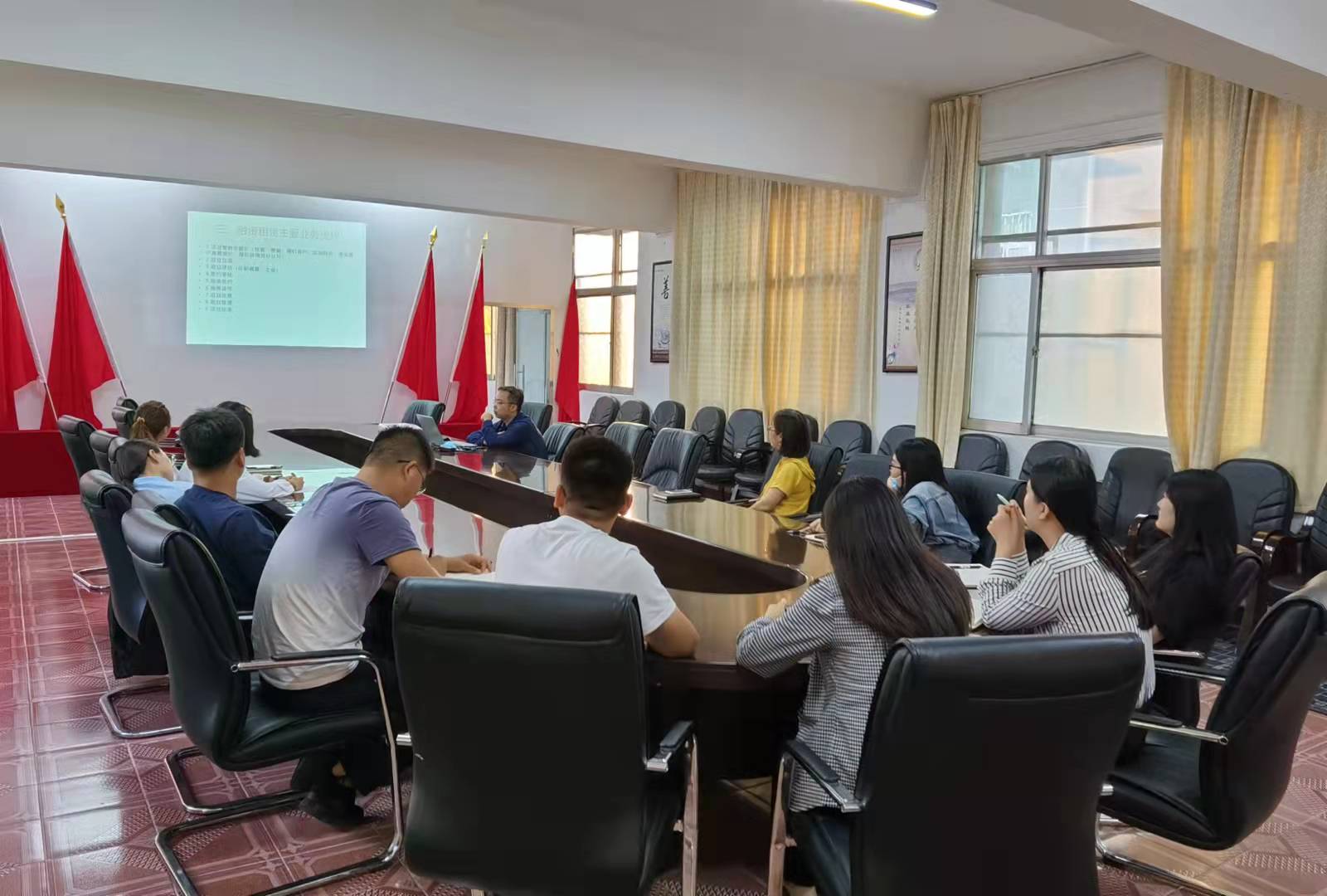 豫中公司第四期“學習大講堂”活動.jpg