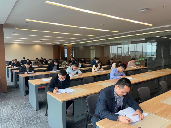 10.13(項(xiàng)目建設(shè)部)2021年第一次工程相關(guān)制度知識考核活動新聞稿302.png 10.13(項(xiàng)目建設(shè)部)2021年第一次工程相關(guān)制度知識考核活動新聞稿302.png