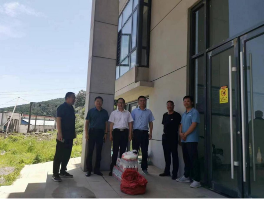 7.7集團(tuán)2023年夏季送清涼慰問活動(dòng)簡(jiǎn)報(bào)(1)464.png 7.7集團(tuán)2023年夏季送清涼慰問活動(dòng)簡(jiǎn)報(bào)(1)464.png